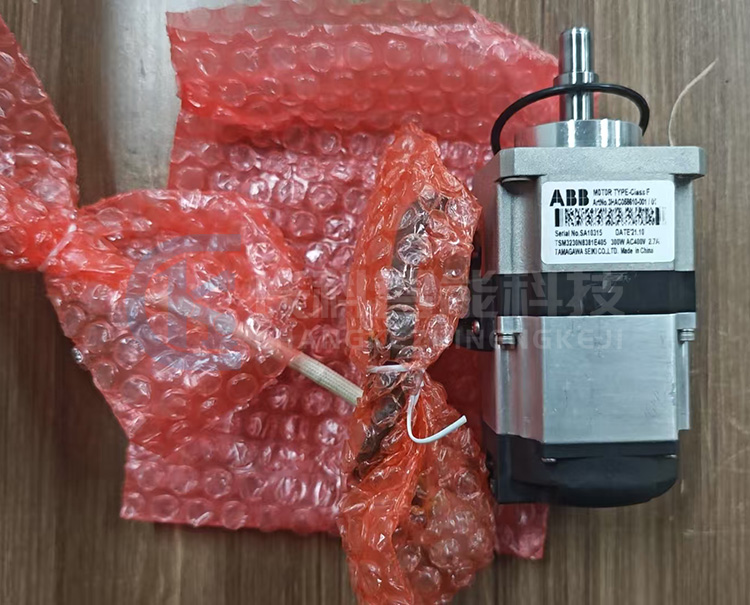 ABB機(jī)器人IRB1200三軸伺服電機(jī)3HAC058610-001/01